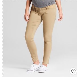 Skinny maternity jeans